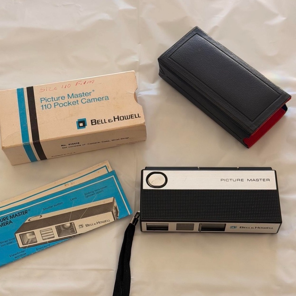 Bell & Howell Picture Master 110 Pocket Camera Film Vintage EUC Photography